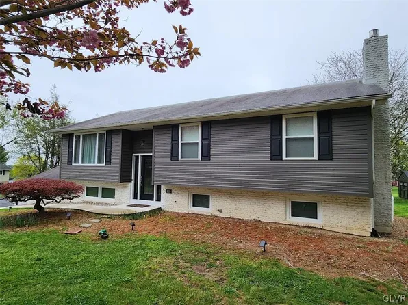 3820 Woodland Dr, Schnecksville, PA 18078