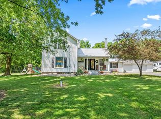 8256 N Angling Rd, Kendallville, IN 46755