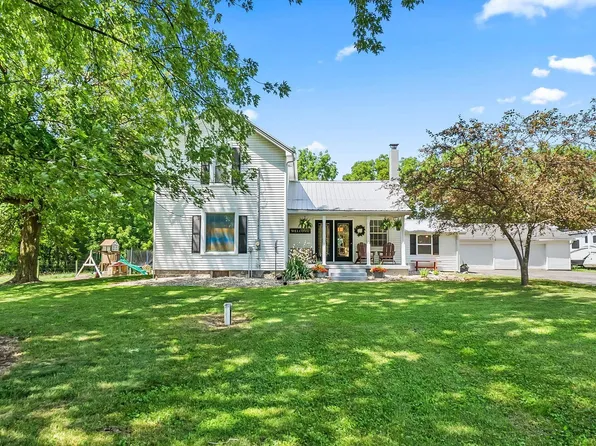 8256 N Angling Rd, Kendallville, IN 46755