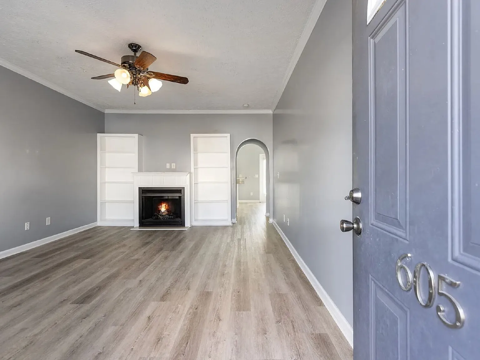 3 bed, 2.5 bath, 1756 sqft, $1,999 — Photo 2