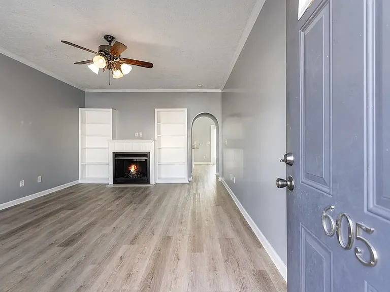 605 Spence Enclave Way — Photo 2