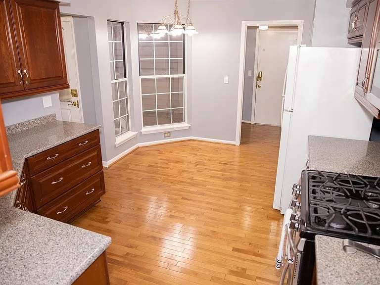 53 Stevens Dr — Photo 10