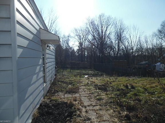 2nd image of 7515 Outlook Ave