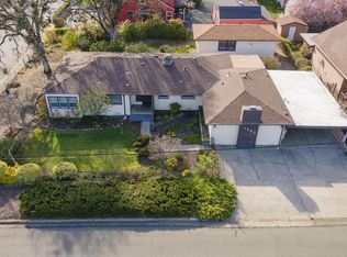 1502 NW Lawnridge Ave, Grants Pass, OR 97526