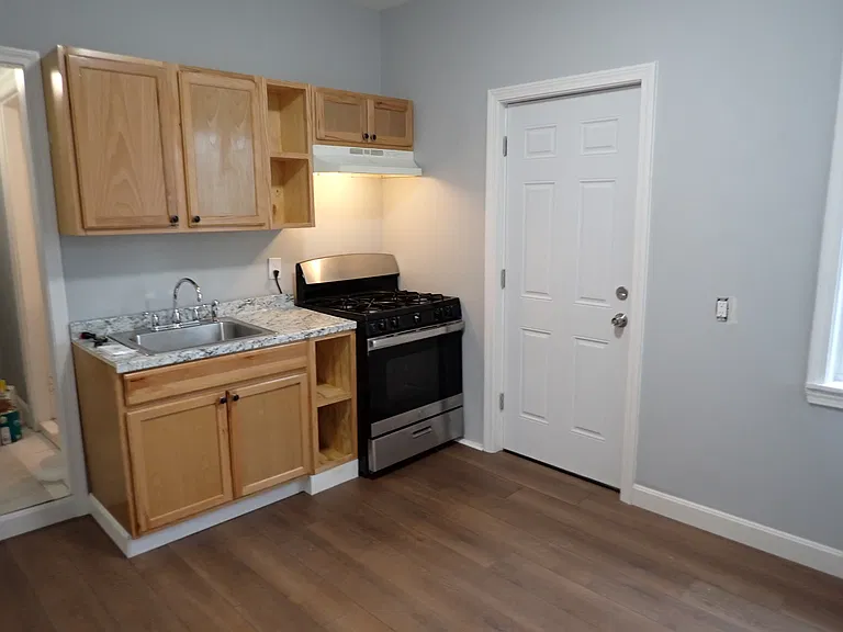 6 Oliver Rd #B — Photo 5