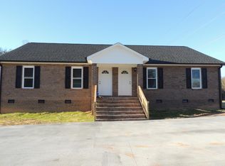 3905 Furnace Creek Dr, Iron Station, NC 28080