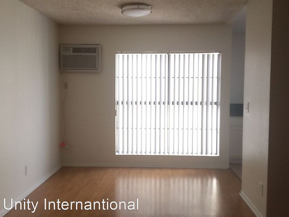 2nd image of 1050 S Westmoreland Ave #303