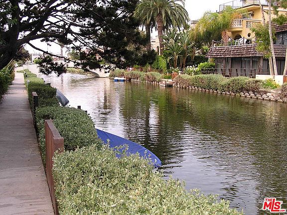 5th image of 420 Sherman Canal