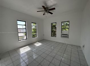 1631 NW 3rd St APT 5, Miami, FL 33125