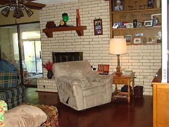 4th image of 2516 W Orleans Dr