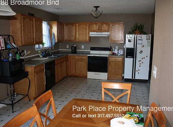 3rd image of 288 Broadmoor Bnd