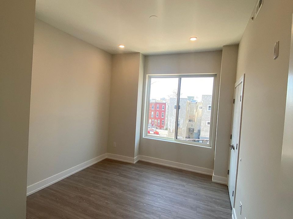 1st image of 2155 N Darien St #3C