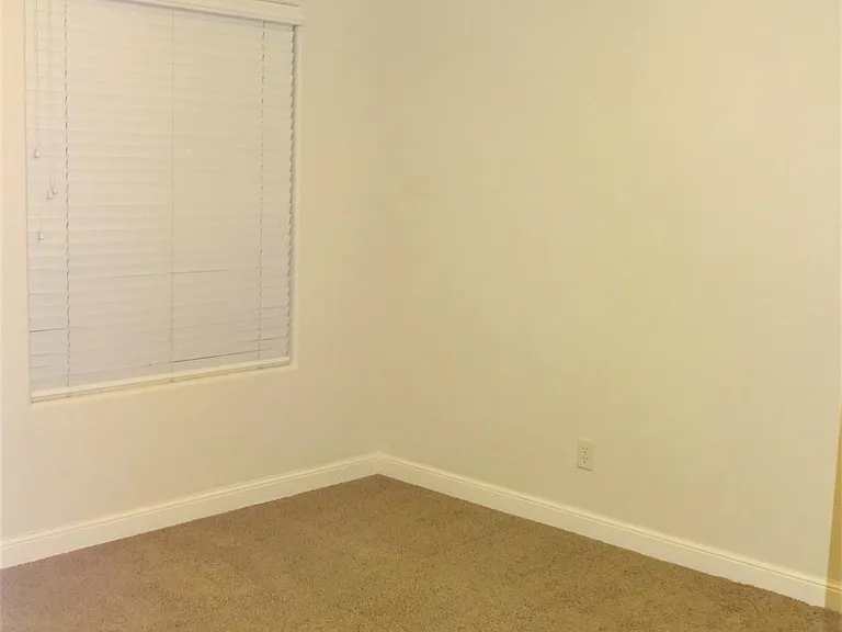 2604 E Christopher Dr — Photo 14