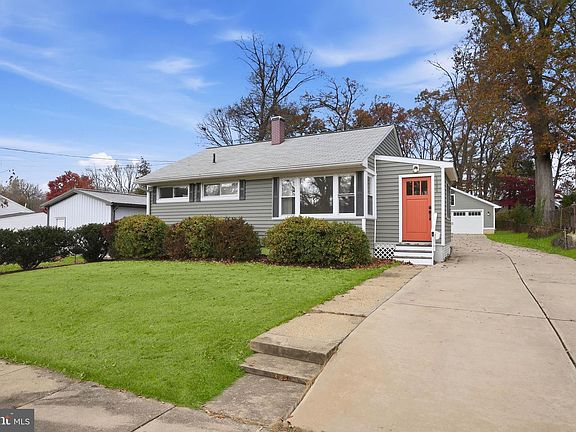 2nd image of 1306 Abbott Rd