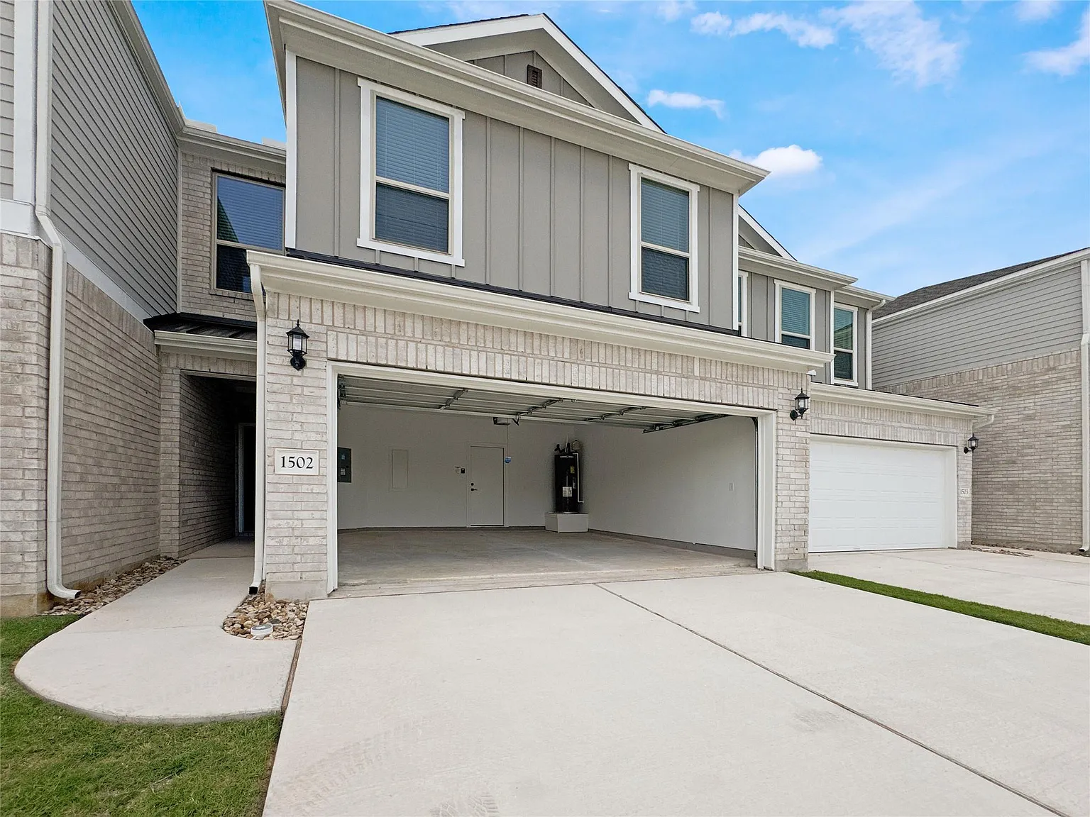 3 bed, 2.5 bath, 1922 sqft, $2,250 — Photo 3