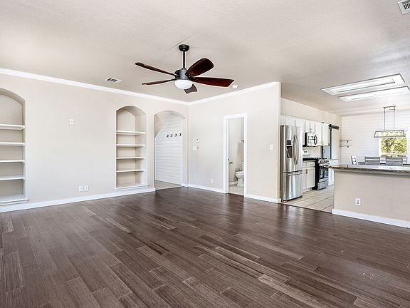4th image of 530 CATTLE RANCH DR
