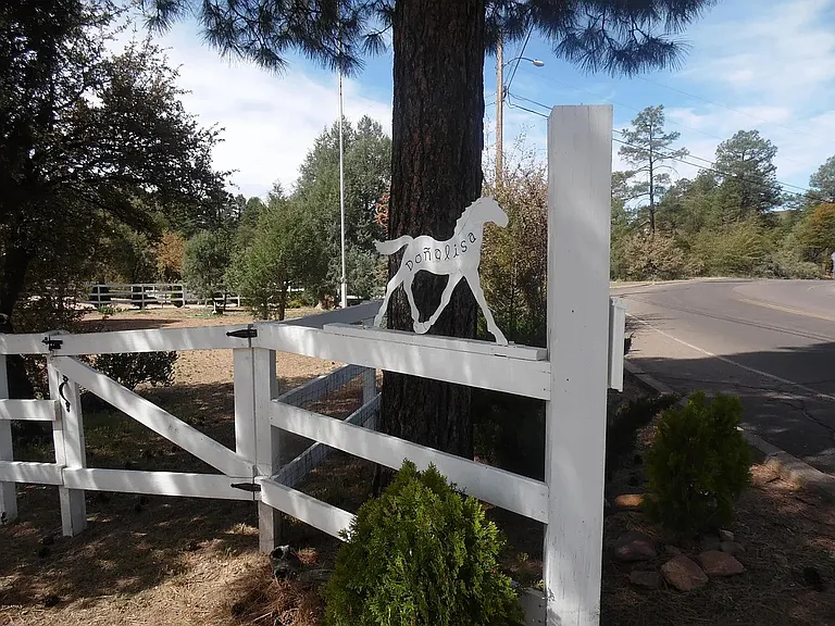 605 N Spur Dr #B — Photo 9