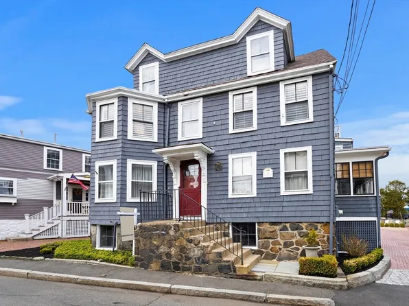 12 Darling St #2, Marblehead, MA 01945