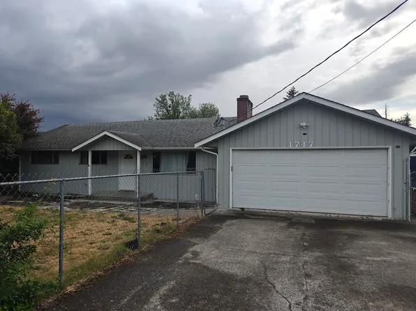 1717 Davis Ave S, Renton, WA 98055