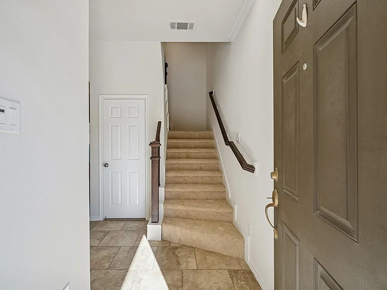8604 Hollyoaks Creek Ln — Photo 10