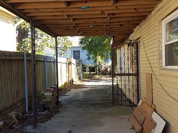 2nd image of 2119 Gallier St