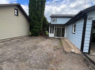 809 S Circle Dr E, Cromwell, IN 46732