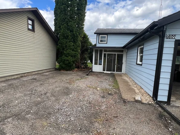 809 S Circle Dr E, Cromwell, IN 46732