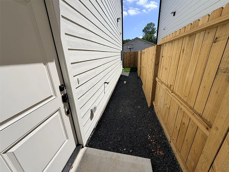 1031 N Lane Cir #B — Photo 6