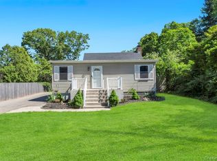 18 Richmond Hill Rd, Sound Beach, NY 11789