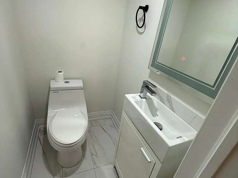 54 Moneypenny Pl — Photo 21