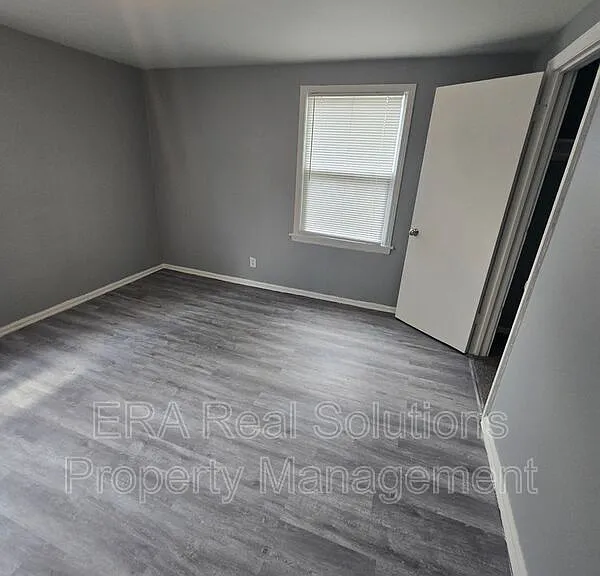 2065 W Mound St — Photo 13