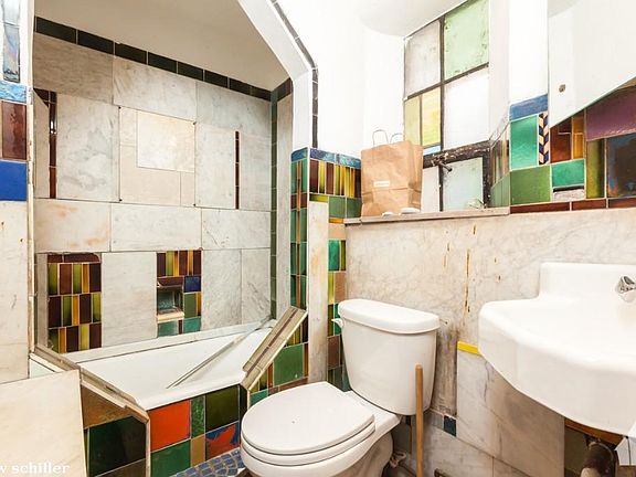 5th image of 156 W Schiller St #415