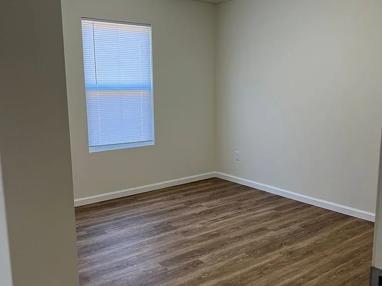Brand New House 3 beds 2 baths with 1 car garage — Photo 31