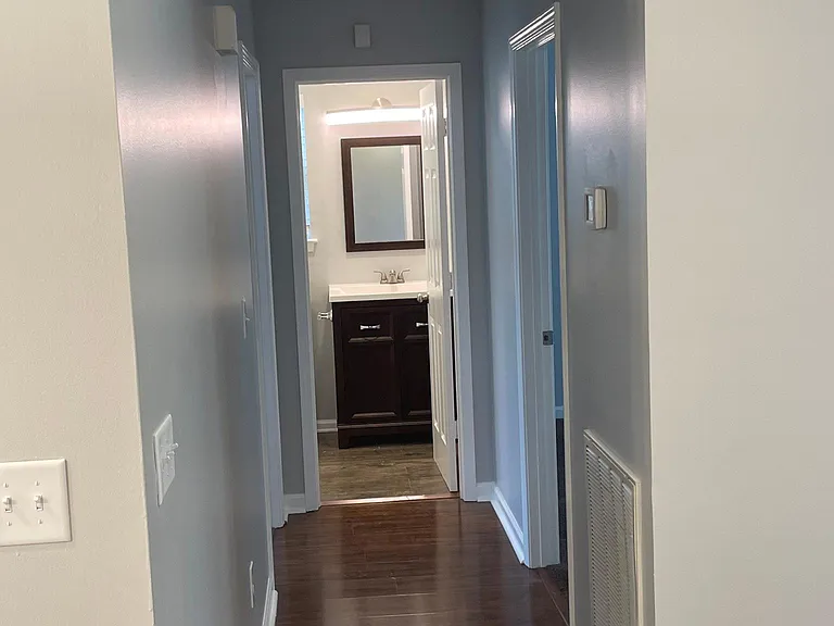 304 Eli Ct — Photo 5