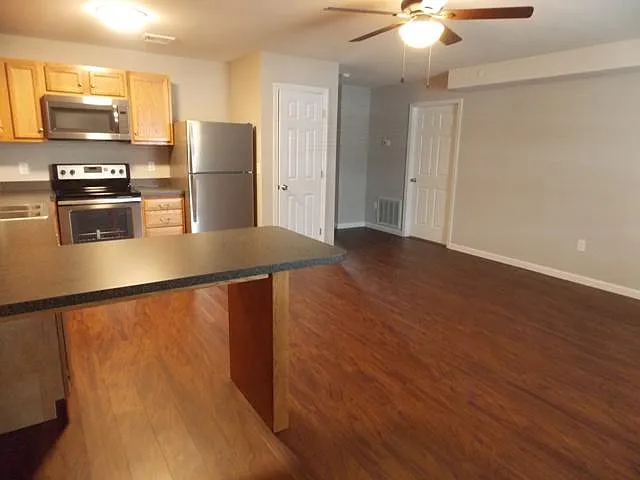 20 Fairfield St #6 — Photo 2
