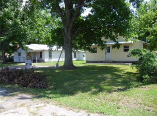 311 NW 3rd St, Wagoner, OK 74467