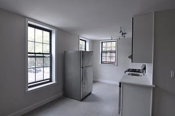 Rented by Nest Seekers International | media 4