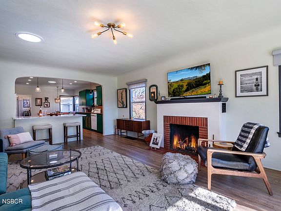 3rd image of 1681 Laurel Ave
