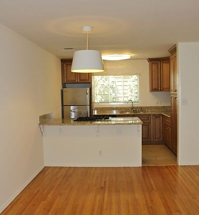 3rd image of 1940 S Beverly Glen Blvd APT 4
