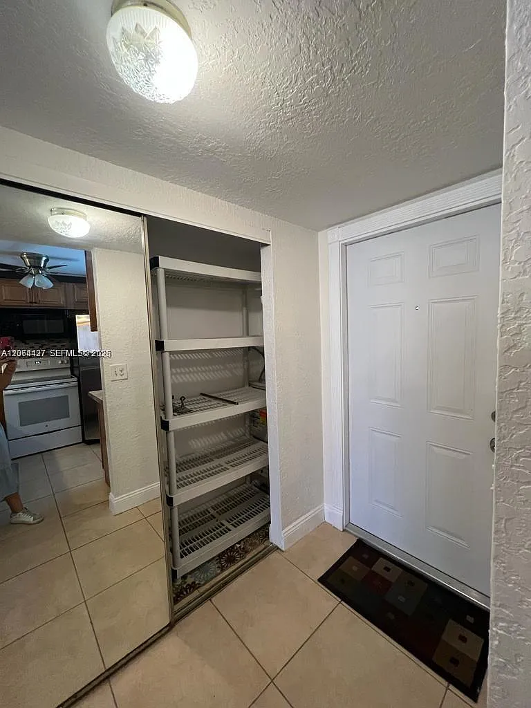 7305 NW 4th Pl — Photo 3