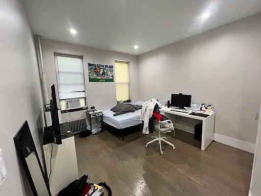 Rented by Mdays Realty | media 12