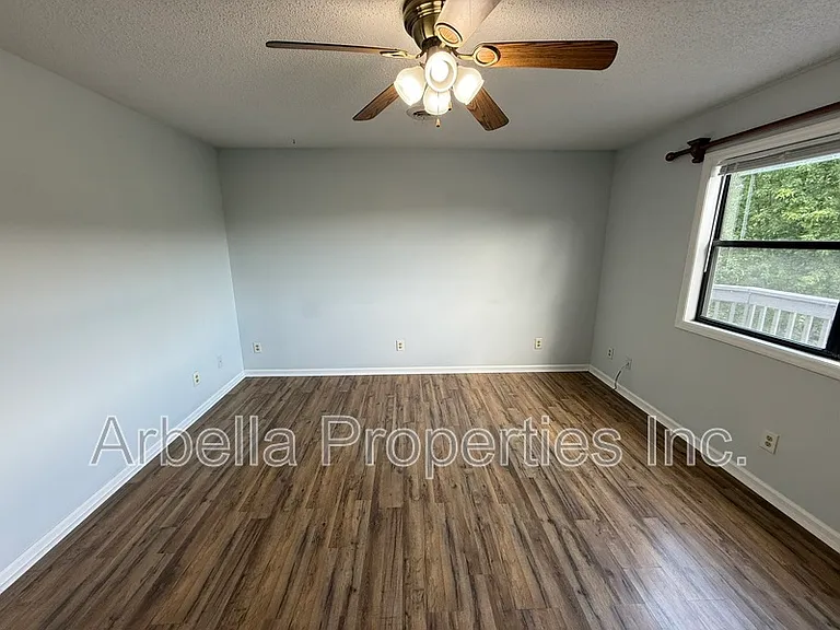 390 Erwin Hwy #2 — Photo 23