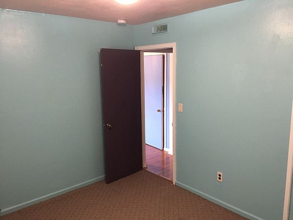 3rd image of 1604 27th St