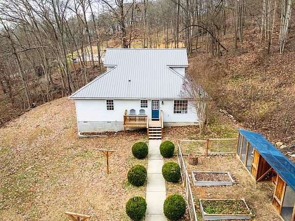 3rd image of 267 Lincoln Ln