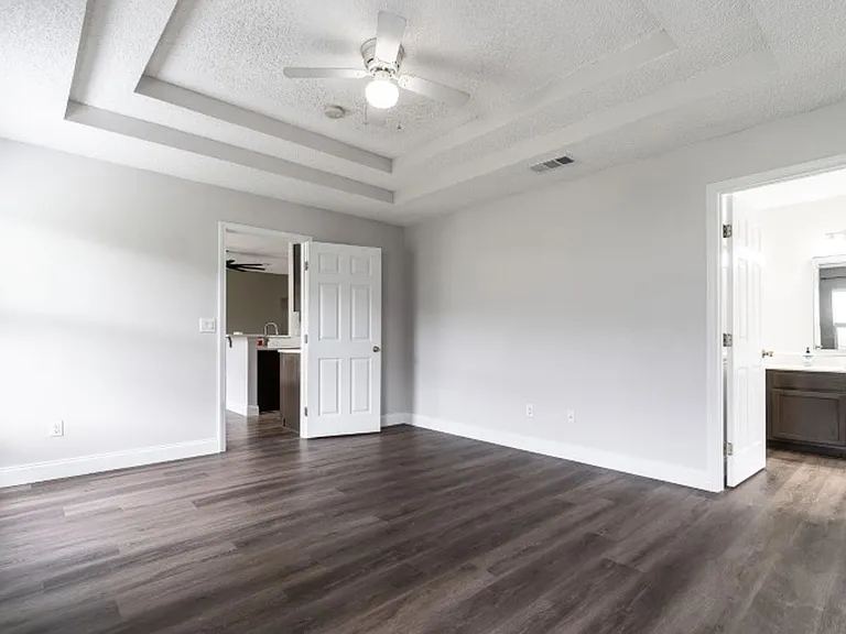 557 Grand Parke Dr — Photo 16