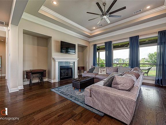 5th image of 1102 Bendelow Dr