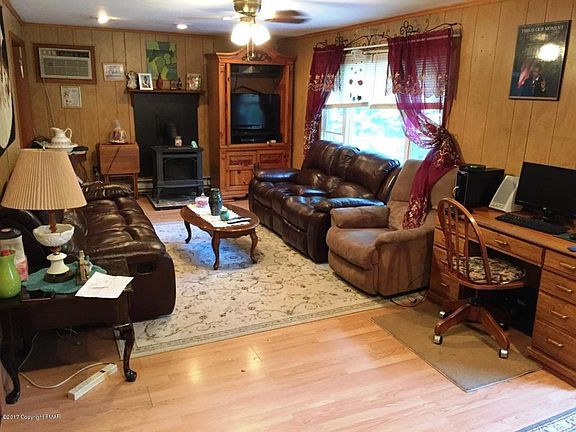 3rd image of 3127 Essex Rd