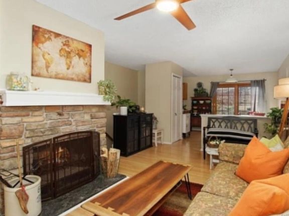 5th image of 9766 W Walker Pl