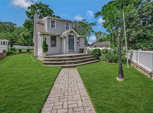 115 Dawn Rd, Rocky Point, NY 11778