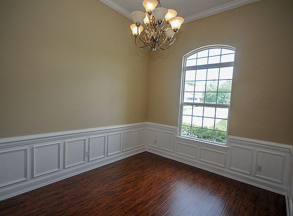 4th image of 275 Ponderosa Cir